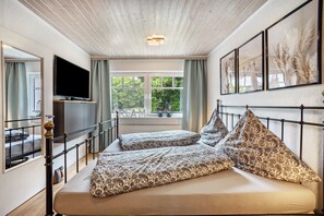 1 dormitorio, tabla de planchar con plancha, wifi gratis y ropa de cama