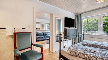 1 habitación, tabla de planchar con plancha, wifi gratis y ropa de cama