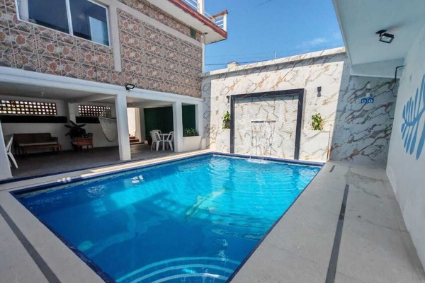 2 piscinas al aire libre