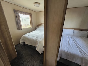3 bedrooms - Ty Mawr Chalet Sleeps 6 with Fireplace (Abergele)
