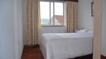 3 Schlafzimmer, Bügeleisen/Bügelbrett, Reisekinderbett, WLAN