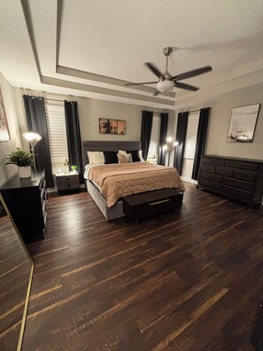 5 habitaciones, tabla de planchar con plancha y wifi gratis