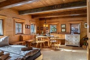 1 bedroom, free WiFi, bed sheets - Apartment 'Mühlfeldhof A5' with Mountain View, Shared Terrace and Wi-Fi (Kelchsau)