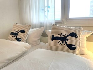 Unclassified image, 4 of 23, button