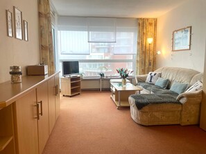 Televisión, tenis de mesa y estéreo 