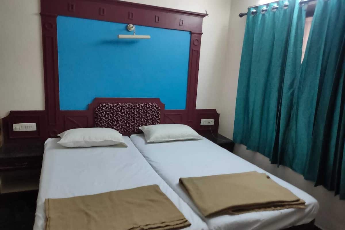 Deluxe kamer | Hypoallergeen beddengoed, een bureau, gratis wifi, beddengoed