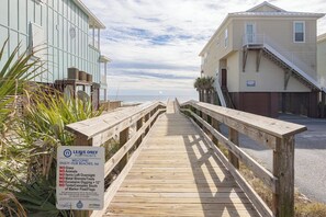 Property grounds - Seascape -"Toes in the Sand" (Orange Beach)