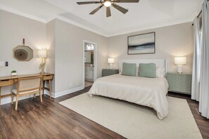 3 slaapkamers, een strijkplank/strijkijzer, gratis wifi, beddengoed