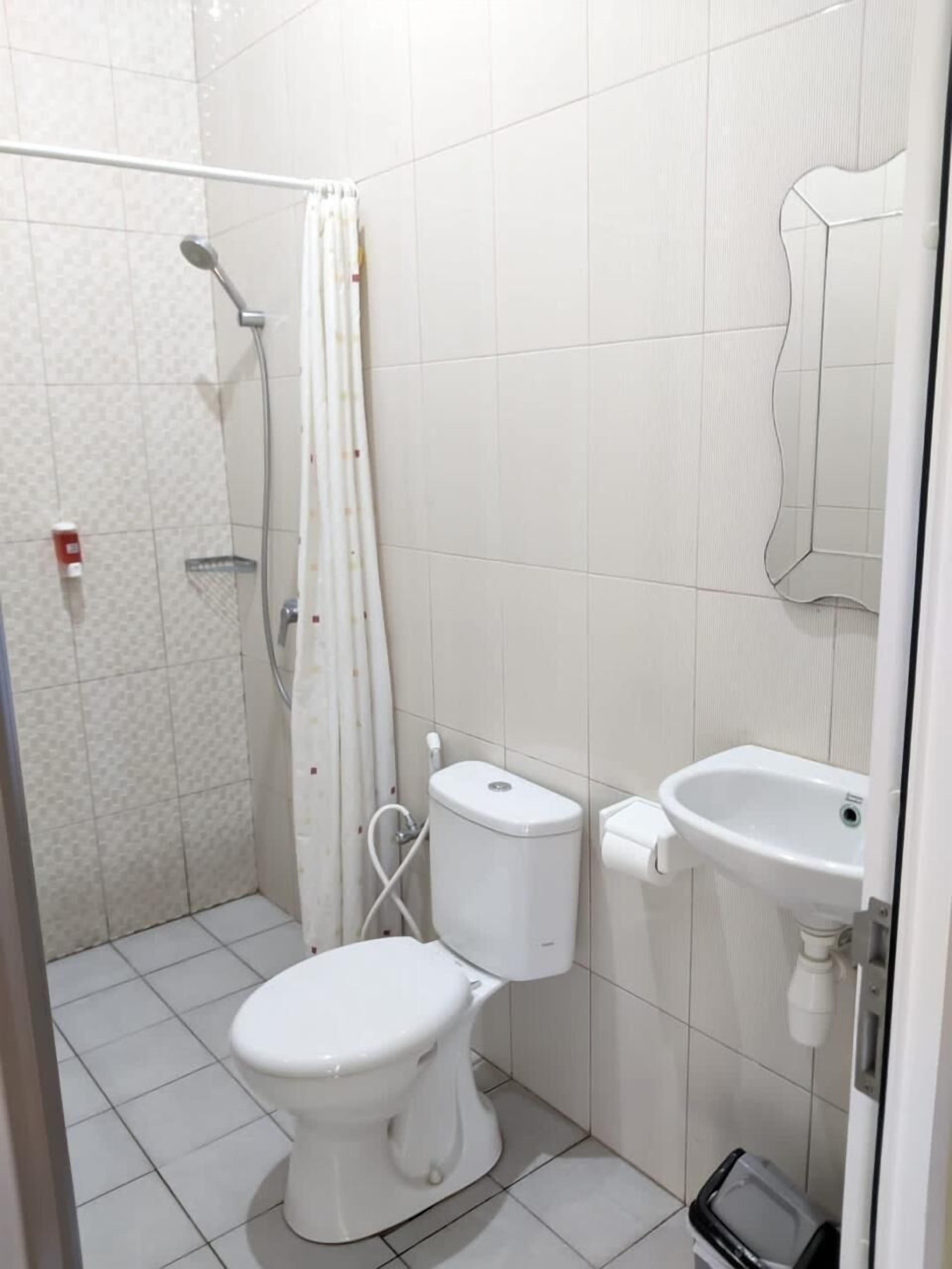 Standard Double or Twin Room, Park View | Bathroom | Towels