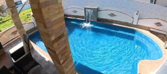 Beautiful pool villa 200 meters from the beach and the beach promenade 4 bedrooms