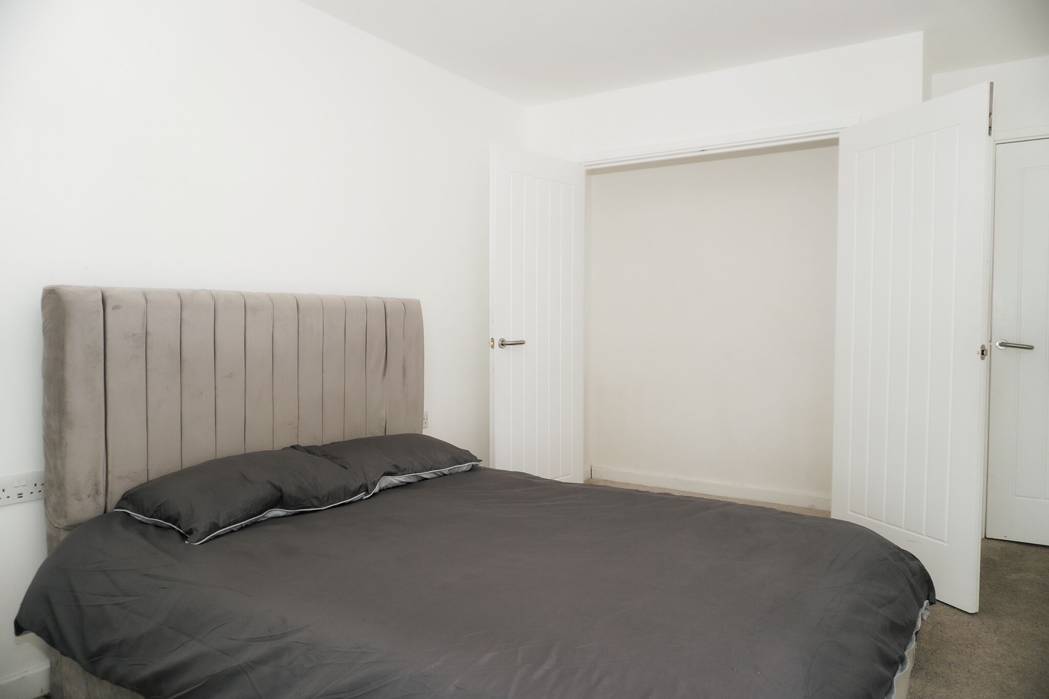 2 bedrooms, WiFi, bed sheets, wheelchair access