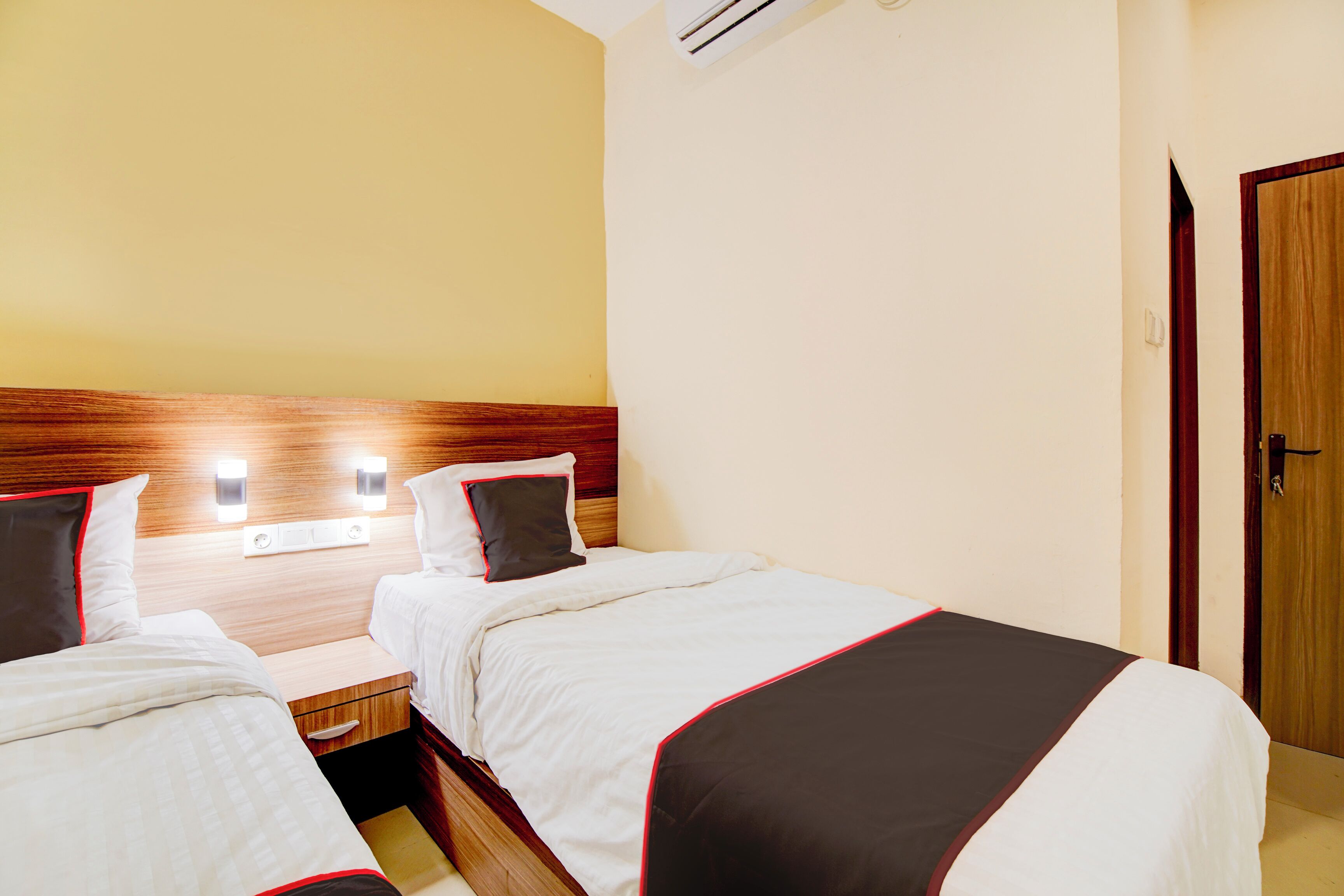 Foto - Capital O Pusat Kota Pekanbaru Near Mall Living World Formerly Radja Homestay