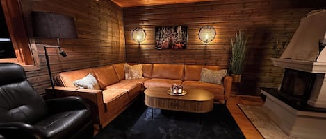 Smart TV, fireplace