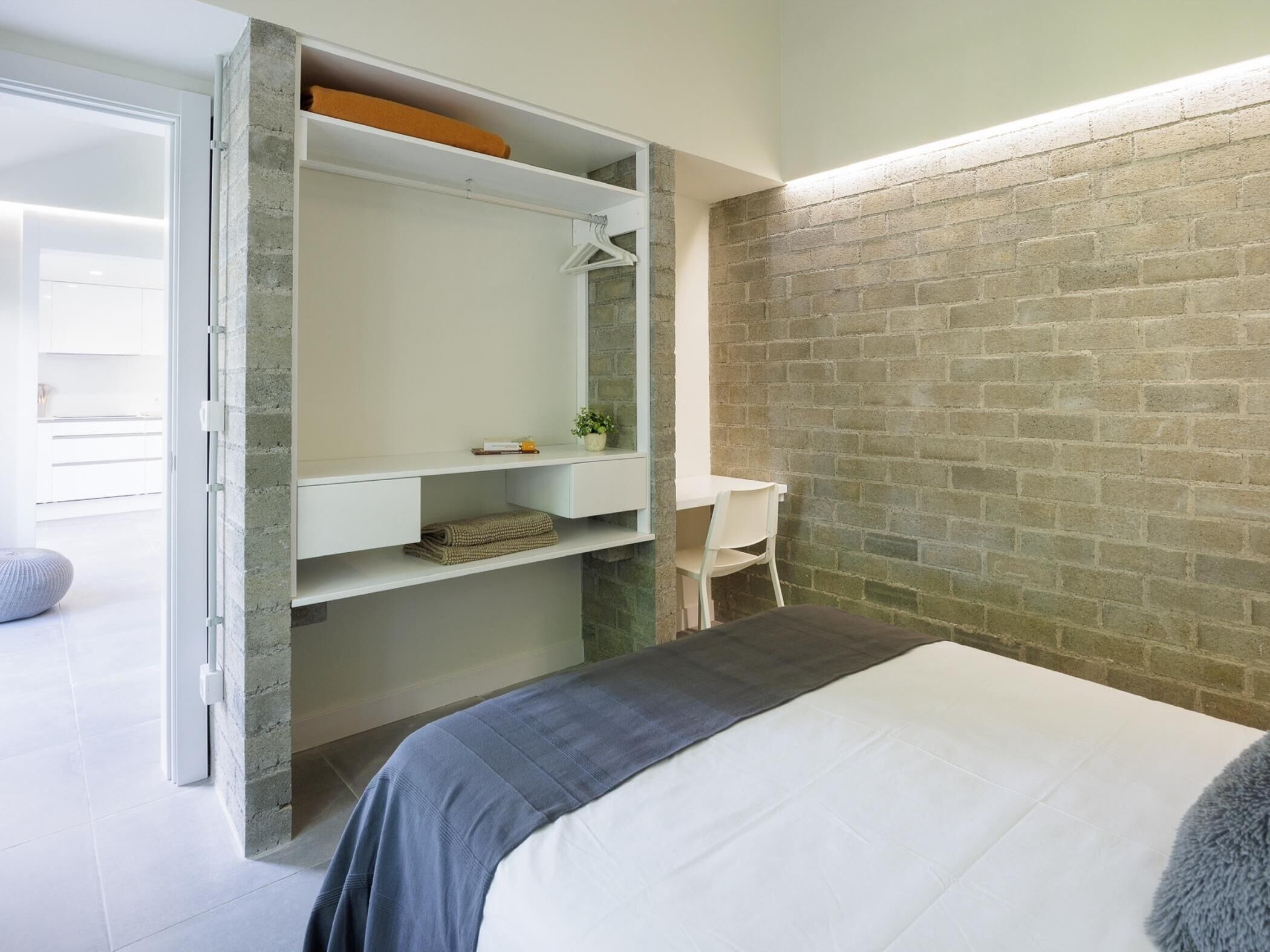 3 室のベッドルーム、アイロン / アイロン台、インターネット、ベッドシーツ