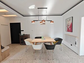 Comfort Apartment | Living area - Book and Bed - Shanghai (Shanghai)