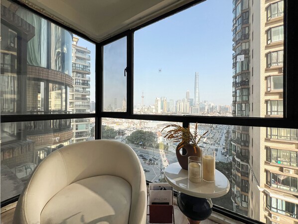 Comfort Apartment, 2 Bedrooms, Kitchen, City View | Ruang tamu