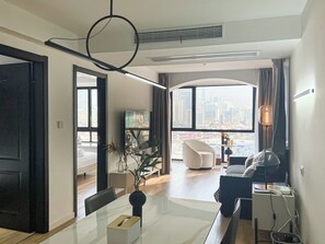 Comfort Apartment, 2 Bedrooms, Kitchen, City View | Ruang tamu