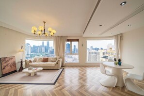 ซีเนียร์อพาร์ทเมนท์ | ห้องนั่งเล่น