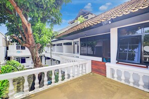 Lobby - Collection O at Jalan Padma near Legian Beach (Legian)