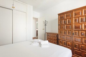 2 habitaciones, tabla de planchar con plancha y wifi gratis 