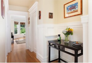 Interior - Buena Vista Heights - Furnished, Top Floor 2 Bed + Den/2 Bath Condo w/ Views (San Francisco)