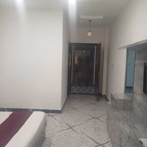 Deluxe Double Room | Desk, laptop workspace, free WiFi - SR Resort Pushkar (Pushkar)