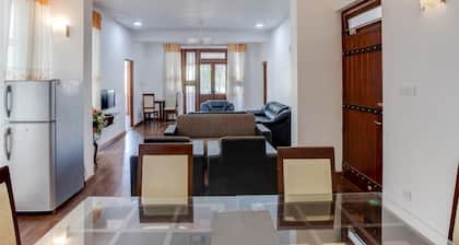 Spacious 2-bedroom apartments in beautiful Mount Lavinia with AC, WiFi