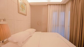 Business Room, Balcony, Garden View | Desk, laptop workspace, free WiFi, bed sheets - Tianxi Apartment KKone Branch (Shenzhen)