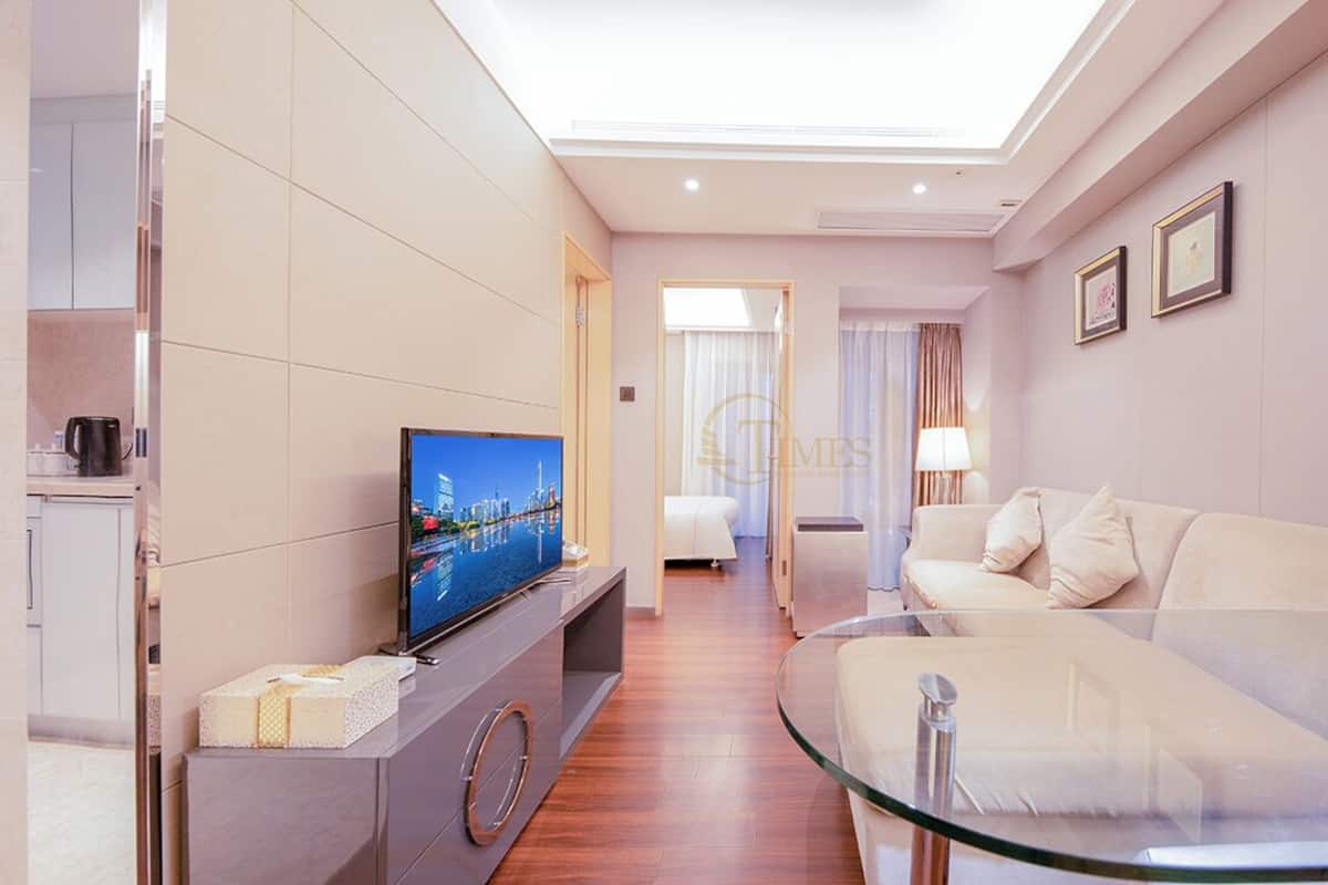 Business Room, Balcony, Garden View | Desk, laptop workspace, free WiFi, bed sheets