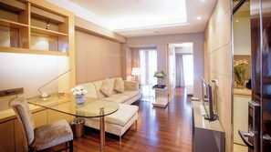 Executive Room, Balcony, Bay View | Living room - Tianxi Apartment KKone Branch (Shenzhen)