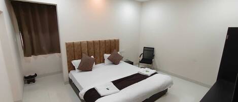 Luxe tweepersoonskamer | Een laptopwerkplek, gratis wifi