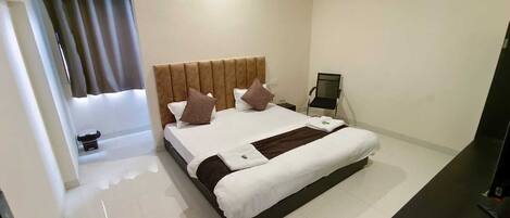 Luxe tweepersoonskamer | Een laptopwerkplek, gratis wifi