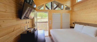 Cozy Tiny Home King Room #22B
