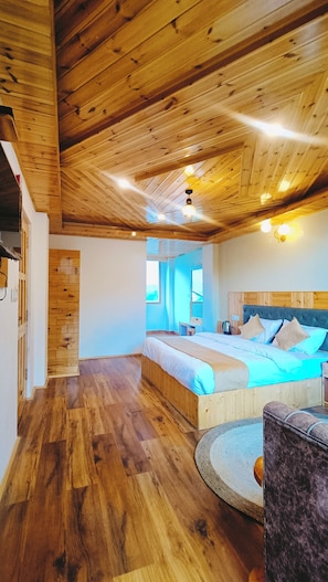 Egyptian cotton sheets, premium bedding, individually decorated - Hotel Nayra Manali (Manali)