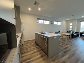 Ofen, Geschirrspüler