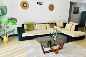 Smart TV - Peaceful and lovely home

 (Dar es Salaam)