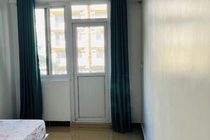 4 多间卧室、熨斗/熨衣板、WiFi、床单