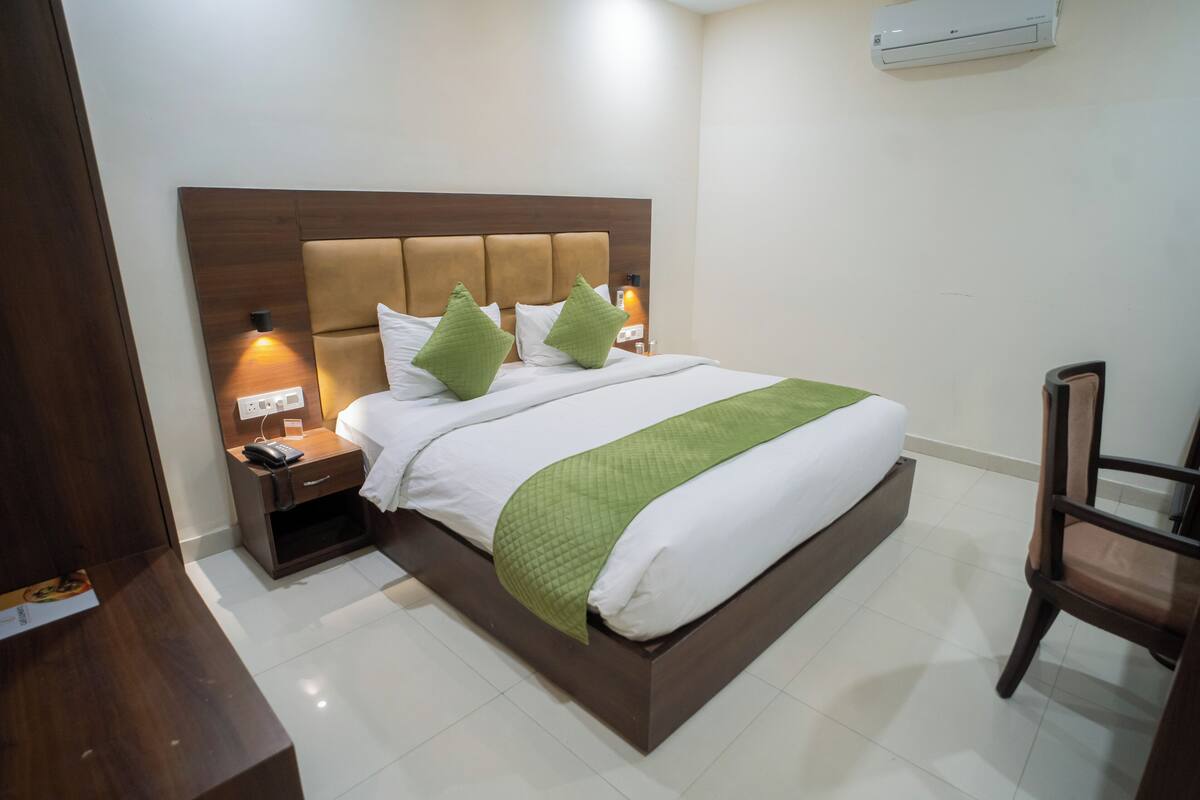 Superior Double Room, City View | Free WiFi, bed sheets