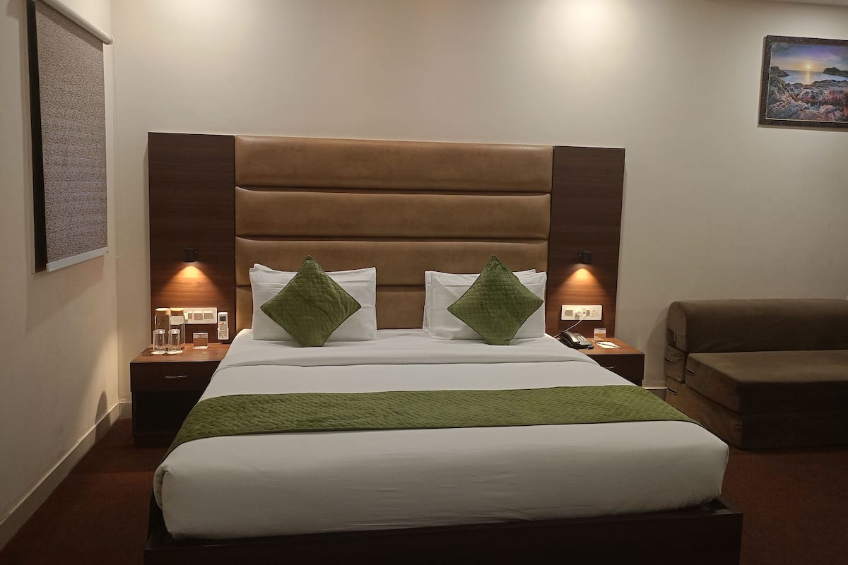 Deluxe Double or Twin Room, City View