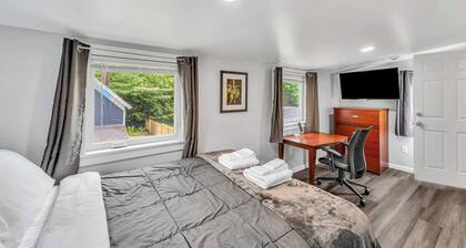 Pitcher's Paradise Apt 3 - All Star Baseball Rentals