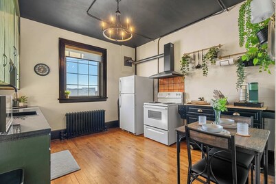 The Accountant | Sleeps 2 Guests | DT Drumheller |