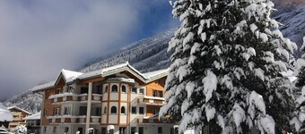 Mountain Stay With Balcony