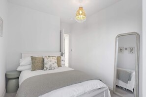 3 soverom, strykejern/-brett, reiseseng for barn og wi-fi