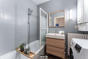 淋浴设施、毛巾