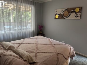 2 chambres, fer et planche à repasser, Wi-Fi, draps fournis