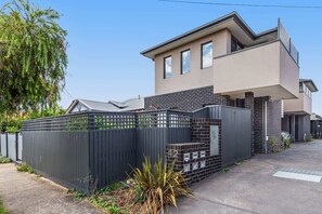 Exterior - Charming Retro Townhouse in Vibrant Coburg (Coburg)