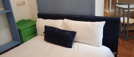 2 habitaciones, tabla de planchar con plancha, wifi y ropa de cama