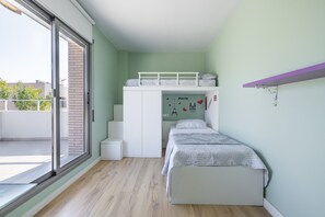 4 habitaciones, tabla de planchar con plancha y wifi gratis 