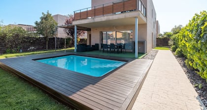 Holiday Home 'Vidalet Solo Familias' with Private Pool, Wi-Fi and Air Conditioning