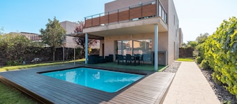 Holiday Home 'Vidalet Solo Familias' with Private Pool, Wi-Fi and Air Conditioning